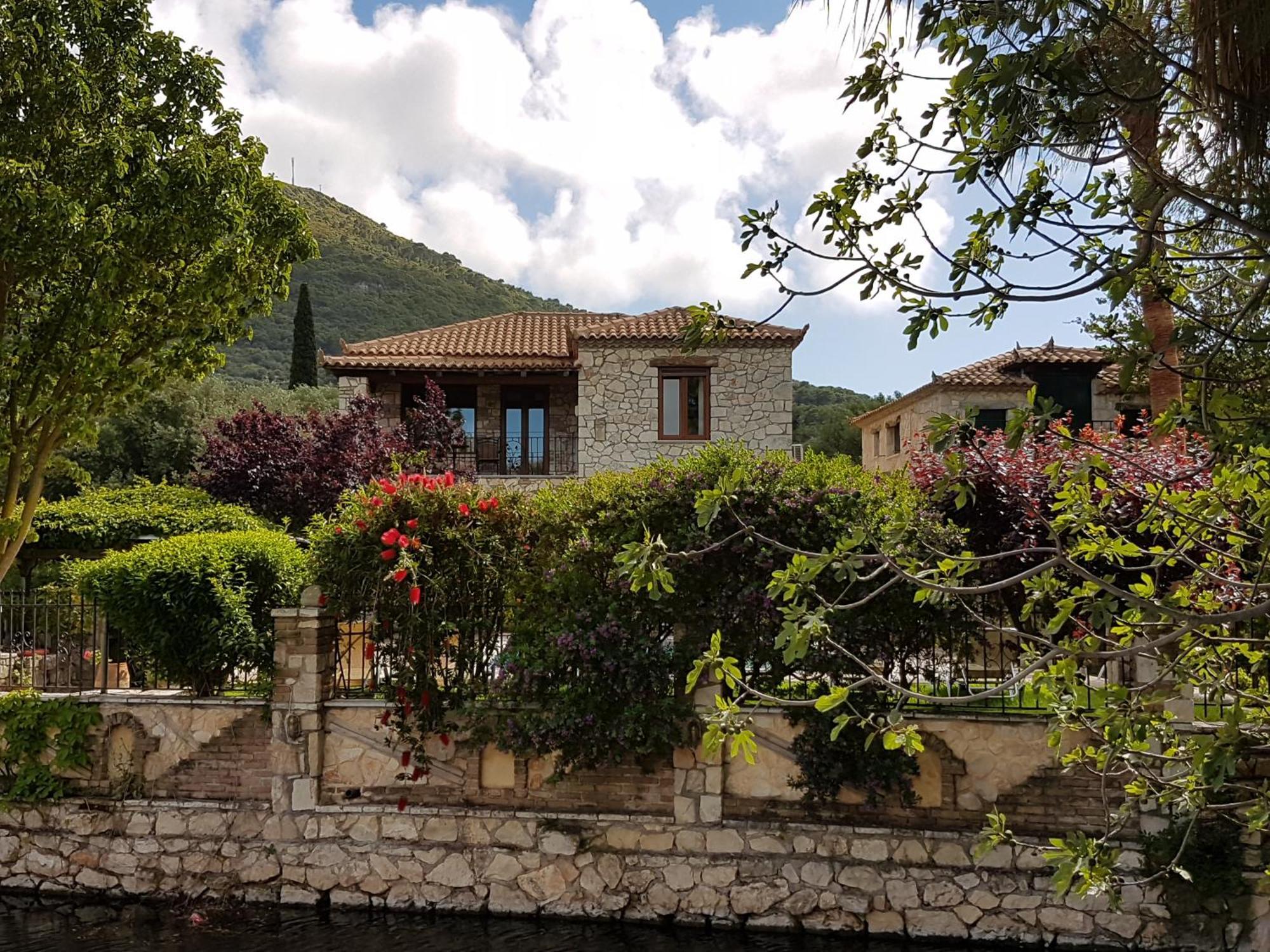 Castello Bellos Villas & Apartments Keri Exterior foto
